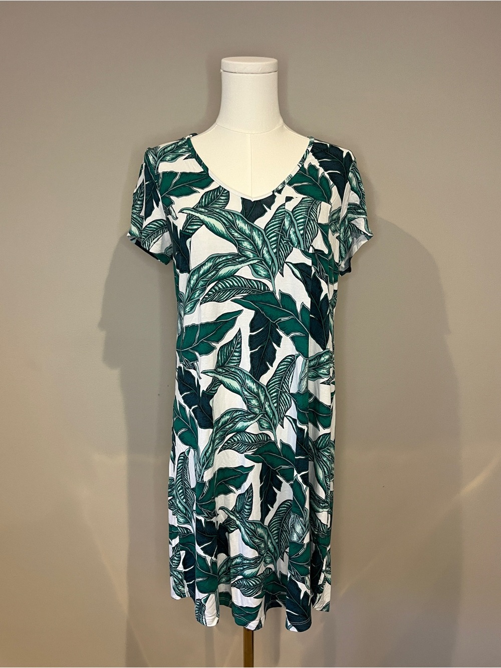 Soma Green & White Tropical Leaf V-Neck Nightgown